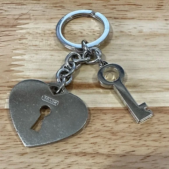 Coach Vintage Y2K Silver tone Heart Keyhole Keychain - Picture 4 of 11